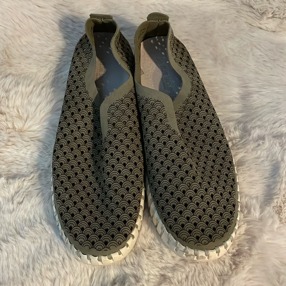 Ilse Jacobsen Women's Olive Tulip Sneakers. Size: 37 (7)